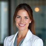 Dr. Elena Martínez, Medicina Integrativa